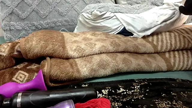 SweetJuicyLipsCandy Adlı Modelin Canlı XXX Sohbeti