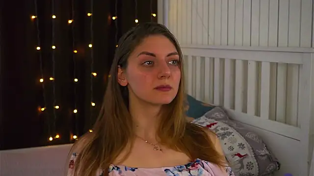 Chat +18 de HeidiEnama ao vivo