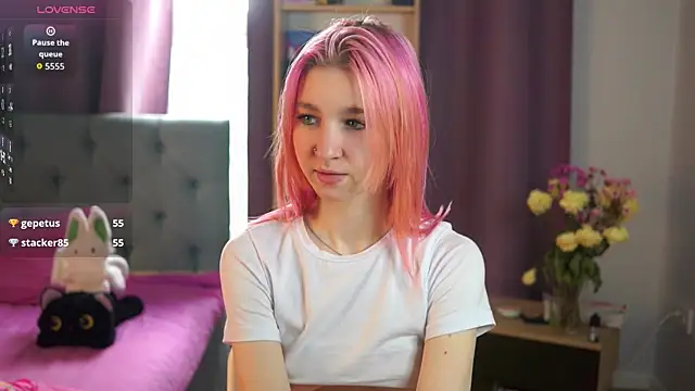 August_femaleのライブXXXチャット