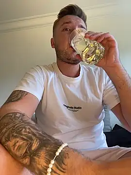 TwopartCuisinen Webbikameraesitys