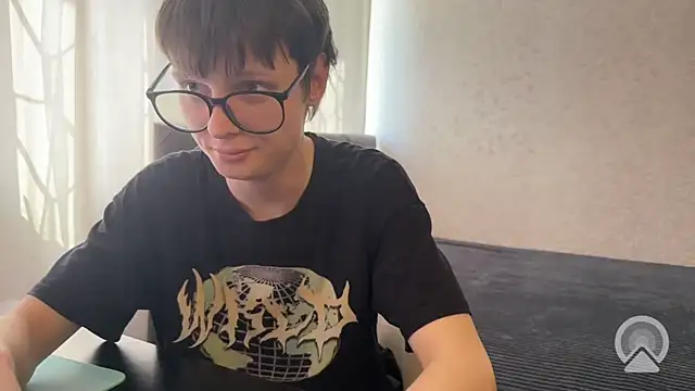 dalvos: διαδικτυακό σόου στην κάμερα