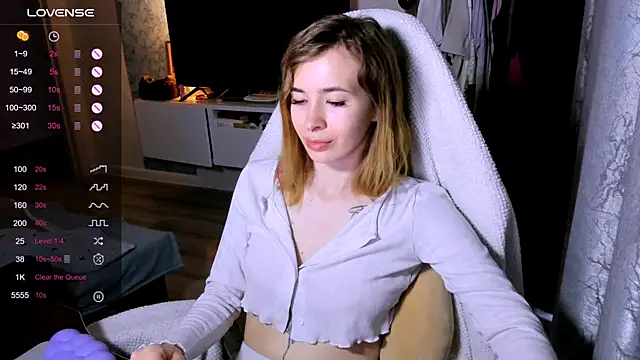 ZoyaMill's Live XXX Chat