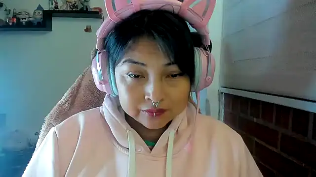 Chat XXX ao vivo de Shaddycute_