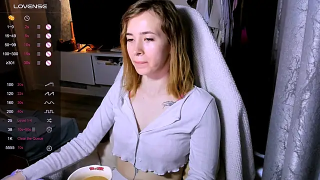 ZoyaMill's Live XXX Chat