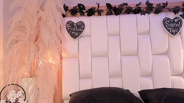 Daphne_And_Roger Webcam Show