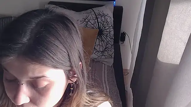 AlienforTwentyn Live XXX chat