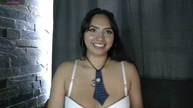 Jade_pleasure_: διαδικτυακό σόου στην κάμερα