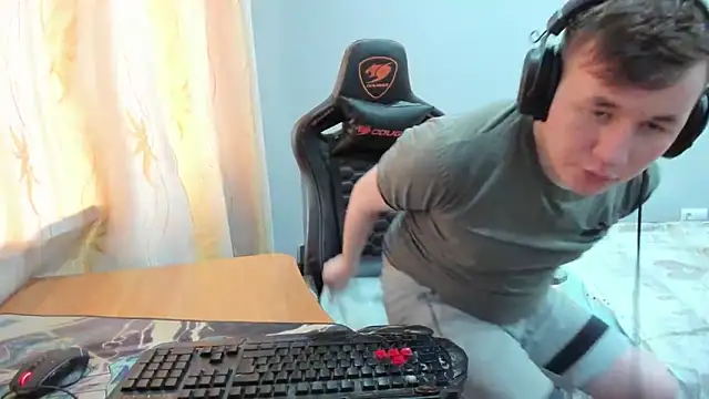 iliaskrislove Chat XXX live