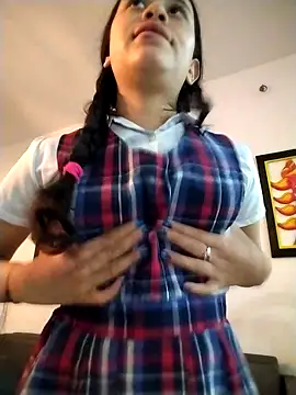 l0lita_emi Webcamshow