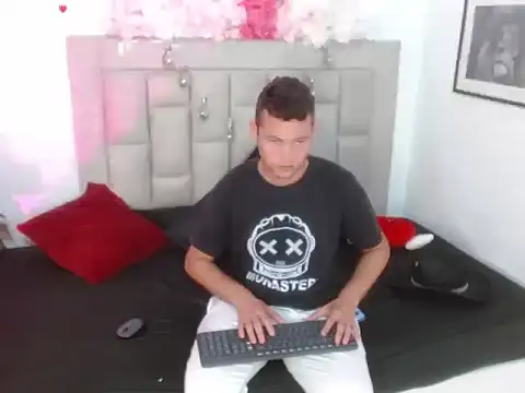 sven_fox723 Adlı Modelin Web Kamerası Şovu