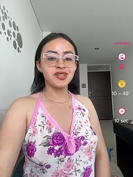 Anni_Rose Adlı Modelin Canlı XXX Sohbeti