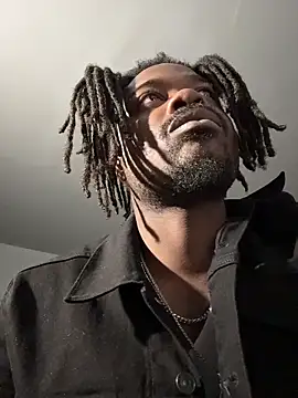 Show modela MIGHTYDEMONXXX na web-kameri