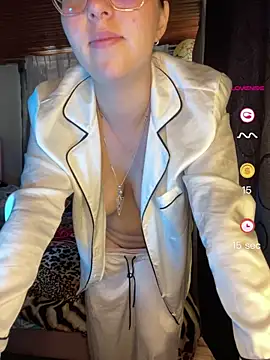 CoraVibes' Live XXX Chat