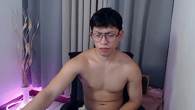 pinkcock_froi2305 Show Webcam