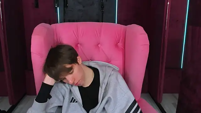 MarkBranston: онлайн-секс-чат