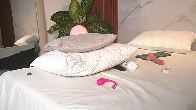 Pokazy przed kamerką – SophieCollins_1