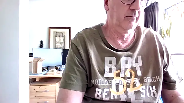 HotLucas66's Live XXX Chat