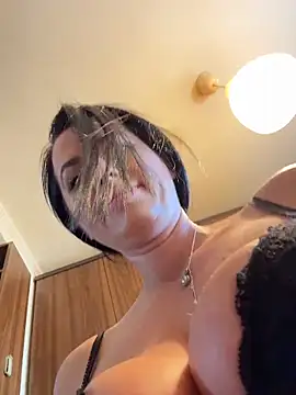 Hotmomcheckk_'s Live XXX Chat