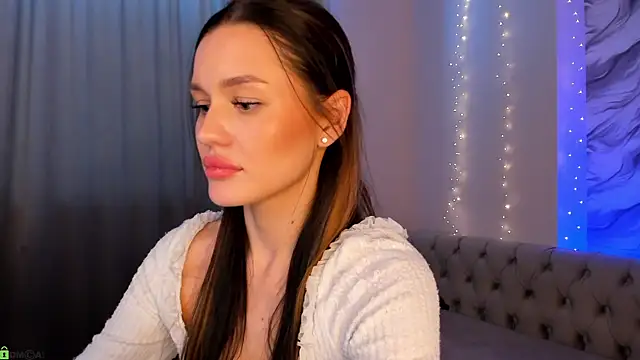 Aria_Mila élő XXX-chatje