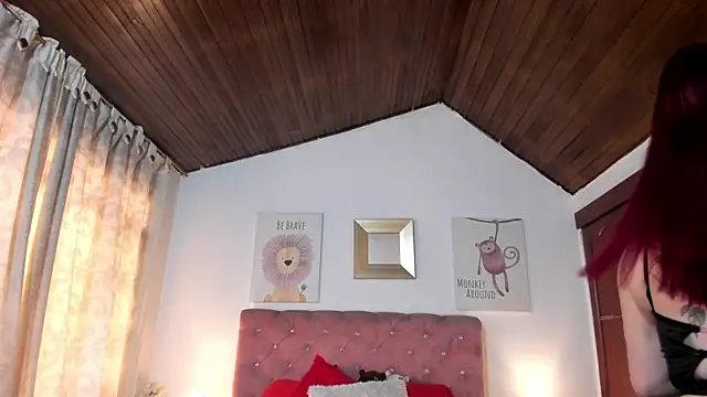 CelessteRedds' Live XXX Chat