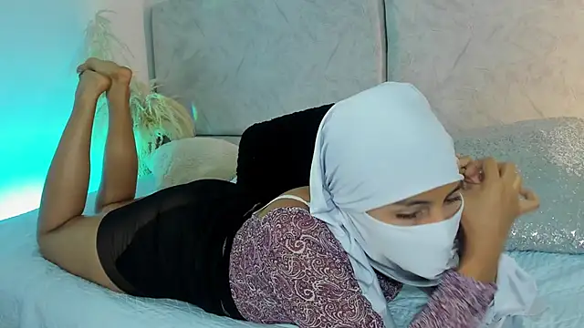 naomiii__ Adlı Modelin Canlı XXX Sohbeti