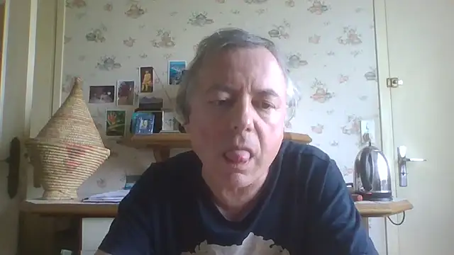 gegevincent5: διαδικτυακό σόου στην κάμερα