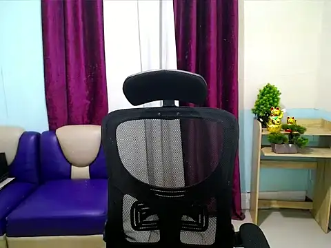 devine_goddess: διαδικτυακό σόου στην κάμερα