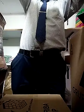 MrSecretSuitのウェブカメラショー