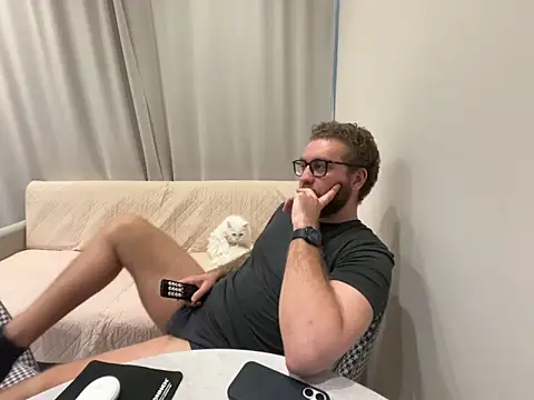 Bear_bear_ élő XXX-chatje