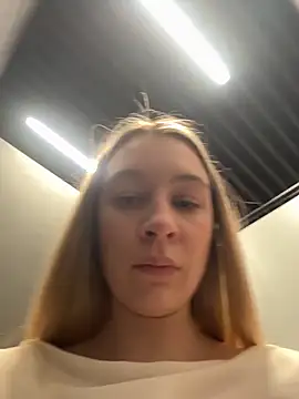 Chat XXX en directo de SashaCatt