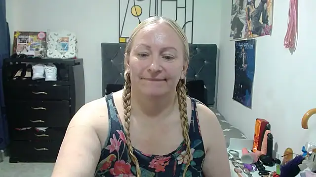 Živý XXX chat emperabigbootybigass