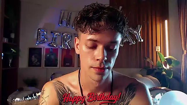 William_Henry_: διαδικτυακό σόου στην κάμερα