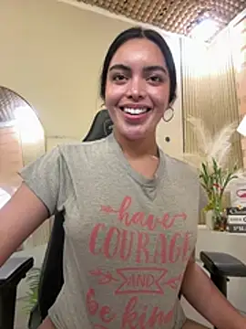 TS-SimplyTheBest: вебкам-шоу