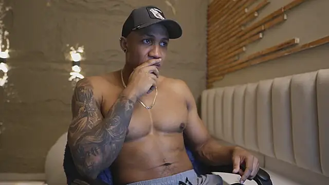 Logan_Varelaのウェブカメラショー