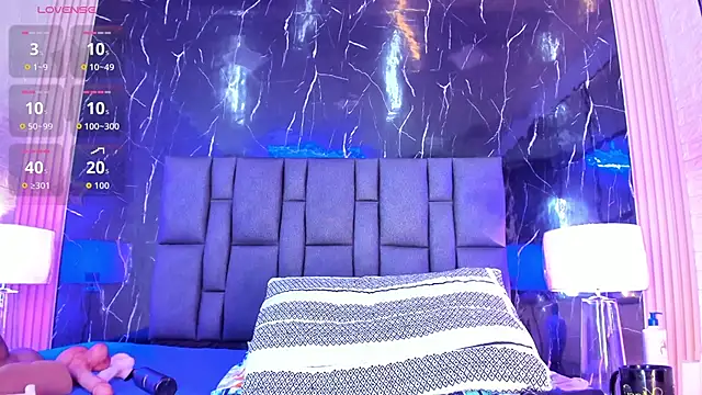 BustyGlowのライブXXXチャット