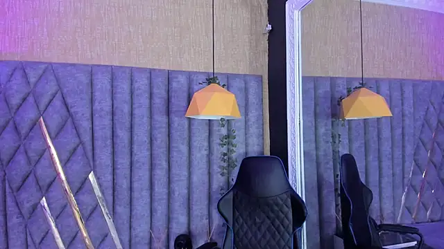 SkylerBloomm's Live XXX Chat