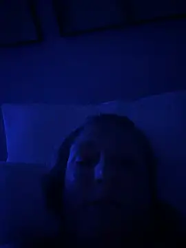 sweetkacibaby: διαδικτυακό σόου στην κάμερα