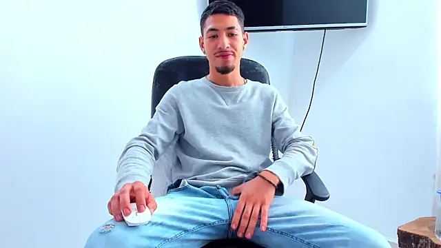 Chat XXX en directo de Chandler_ken