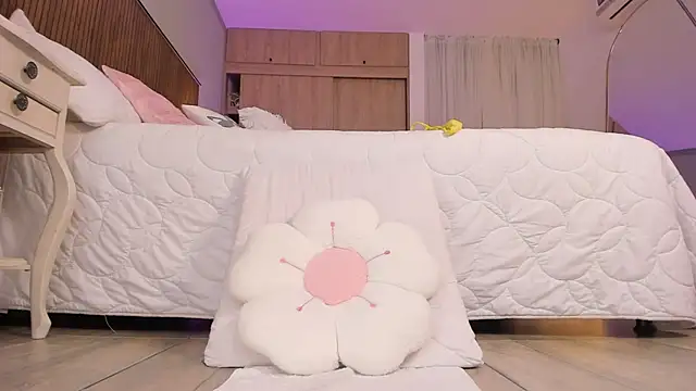 tatikiss_ Chat XXX live