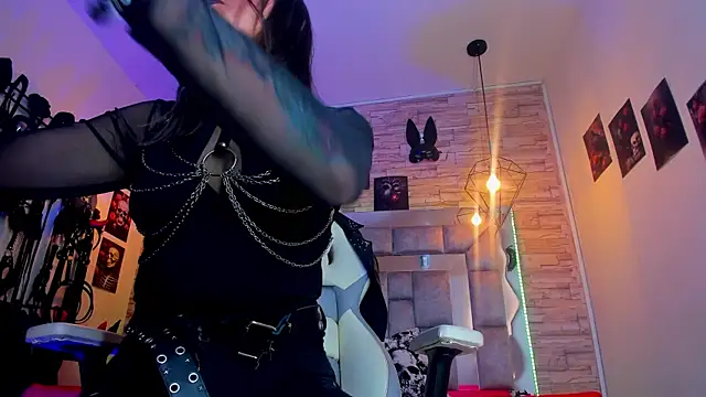 Evangelinejoness_ Adlı Modelin Canlı XXX Sohbeti