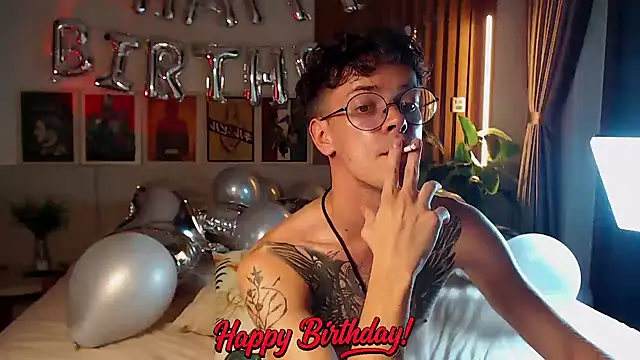 Chat XXX en directo de William_Henry_