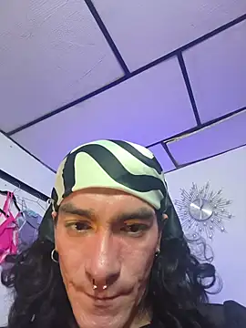 mal_x's Live XXX Chat