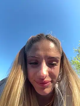 Show modela SophieVJ na web-kameri