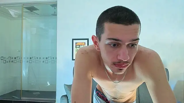 XXX chat uživo modela KaydenDrew