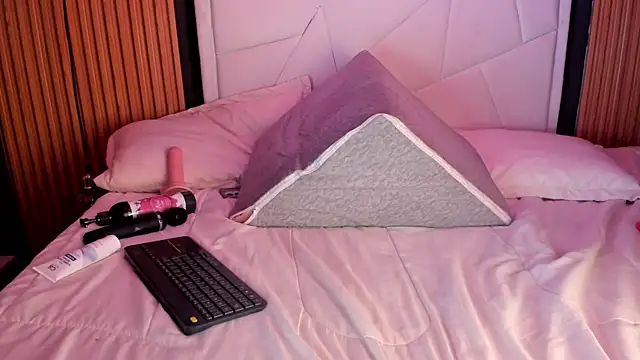 MiaTorres4 Chat XXX live