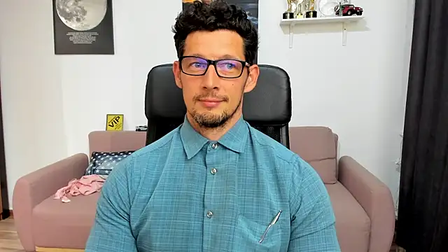 BrutusK08n Live XXX chat