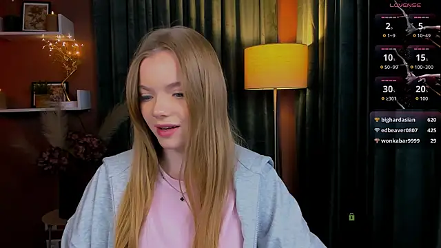 Онлайн чат XXX maddy_moah