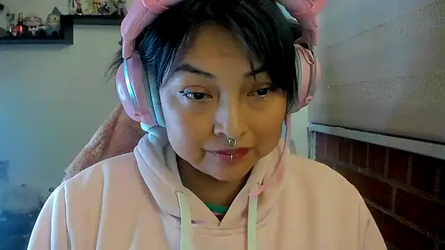 Živý XXX chat Shaddycute_