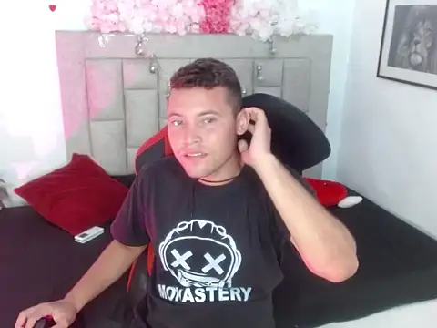 Вебкам-шоу sven_fox723