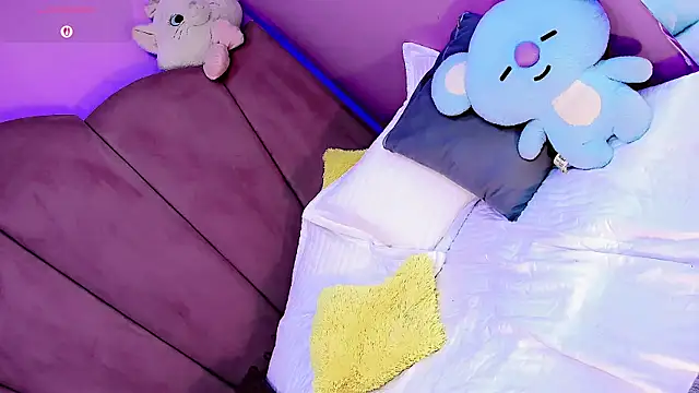 Show modela AlissonDannae777 na web-kameri